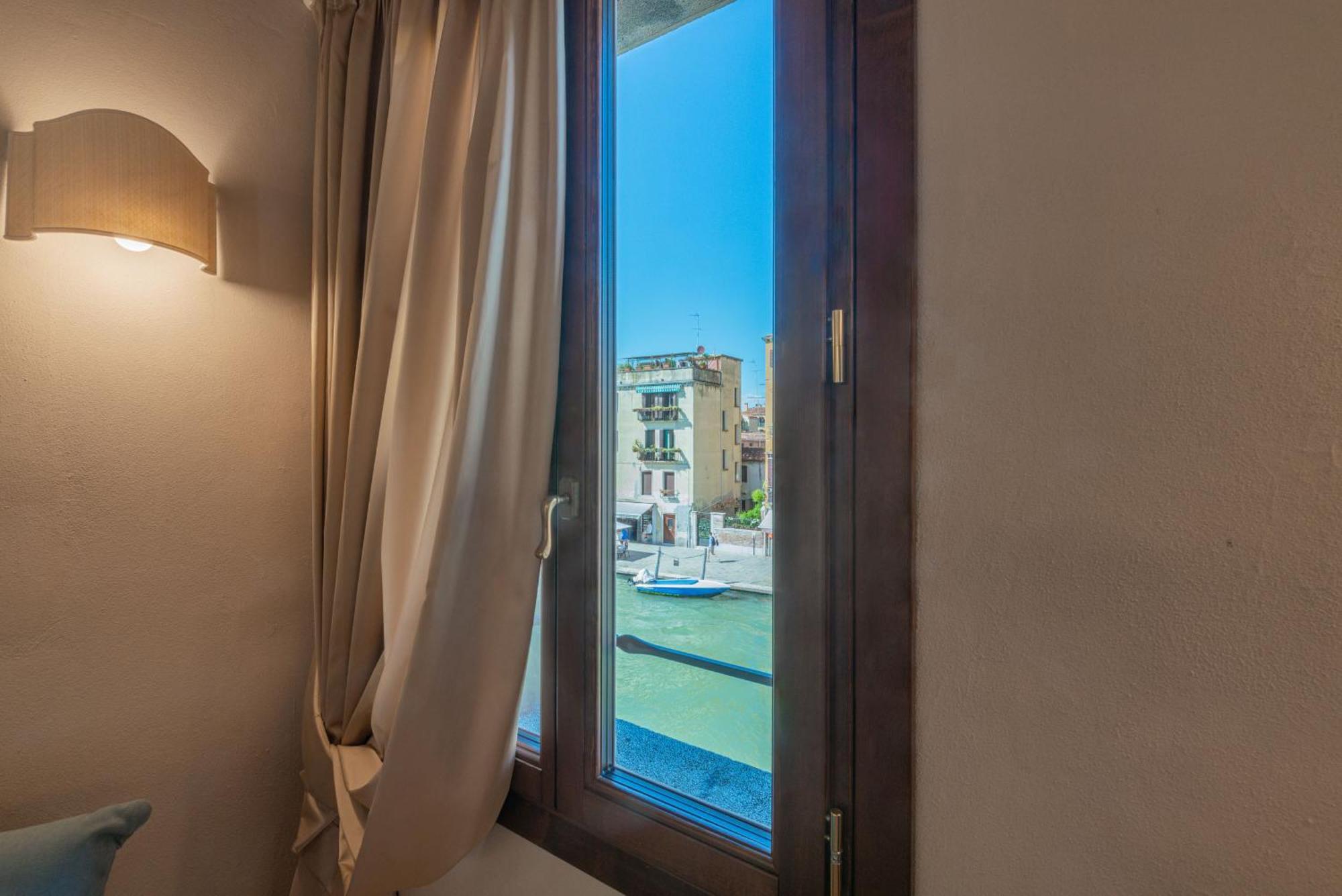 Casa Virginia Direct At The Canal Cannaregio With Own Roof Terrace Venedig Exterior foto